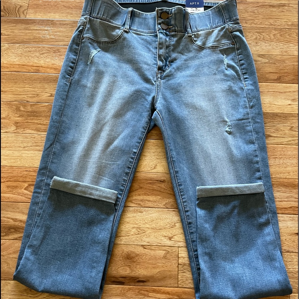 Apt.9 Capris